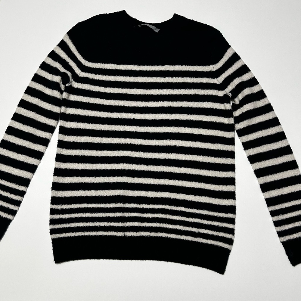 Vince Womens Deep Navy Blue with White Striped Crewneck Plush Sweater Size Small